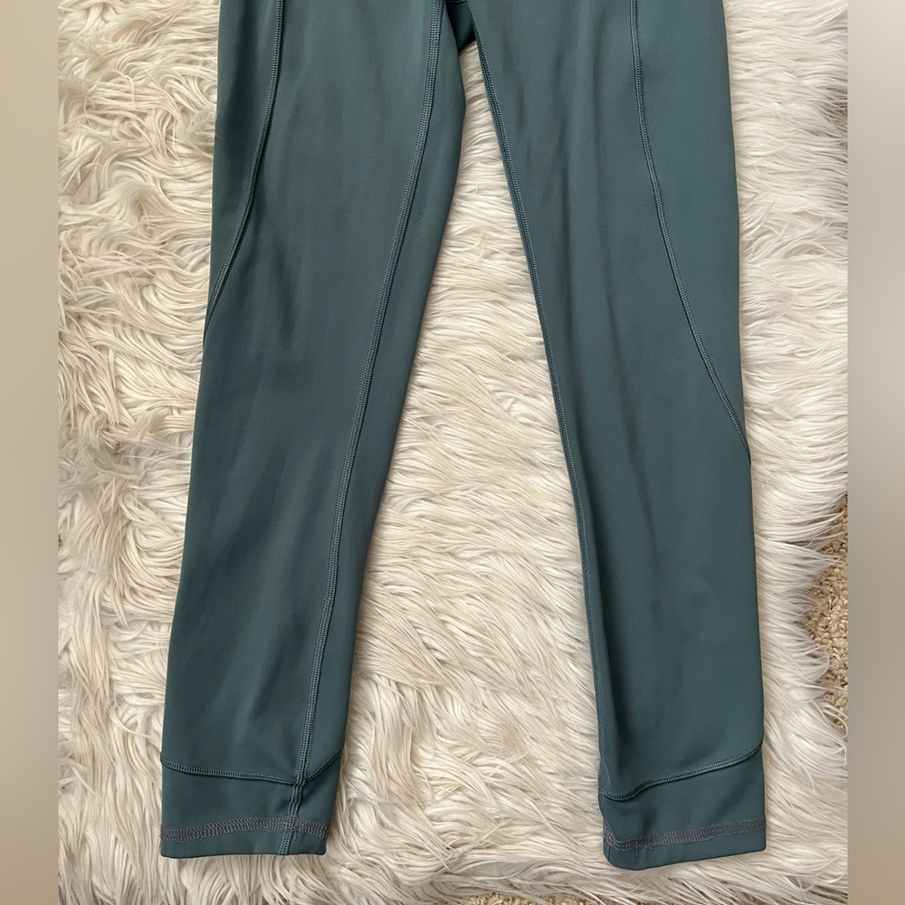 {Lululemon} In Movement 7/8 Tight Everlux in Green - Women's 2 - Picture 3 of 13